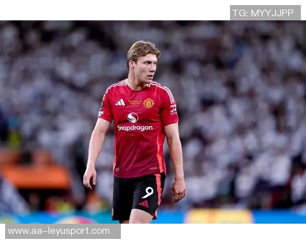 好友透露霍伊伦加盟曼联时年轻无怨恨一家人始终支持红魔 好友透露霍伊伦加盟曼联时年轻无怨恨一家人始终支持红魔