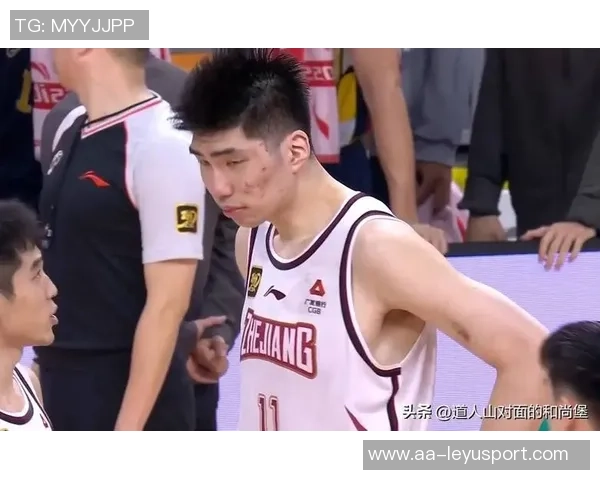 陆文博末节发力两记三分助力球队逆转拿下15分5篮板表现出色 陆文博末节发力两记三分助力球队逆转拿下15分5篮板表现出色