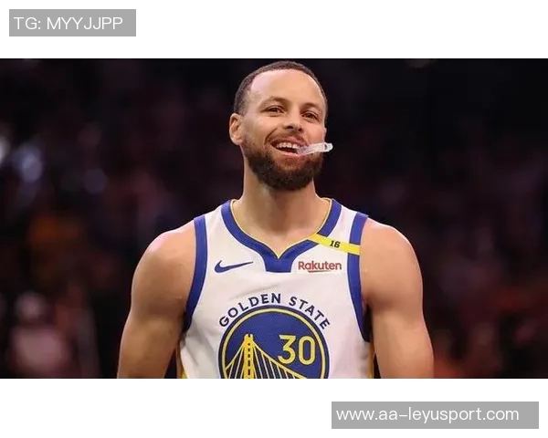 库里第三节狂飙20分助力球队逆转局势重燃胜利希望