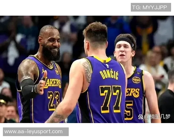 媒体人期待里夫斯表现出色詹姆斯和东契奇需适应新战术体系